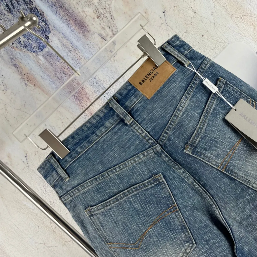 BB 152 🔘 𝐁𝐀𝐋𝐄𝐍𝐂𝐈𝐀𝐆𝐀 26SS * Quality｜ ｜ Versatile ， ， ， Retro ， 、 ； ， ， ， 。 26SSNew Arrival ， ， ， 、 ， Classic ， ， 、 ， 。 ｜ 、 、 、 ， + ， 、 ； ， 、 ； ， ， Retro 。 ｜1:1 Balenciaga ， ， 、 ，Red Light Blue ； Cowhide Leather ， + ， 。 、 、 、 ， 、 ； （ 、 、 ），Quality 。Retro ， Same Style ， ， 。 Size：M L XL XXL（30.32.34.36） ：Blue